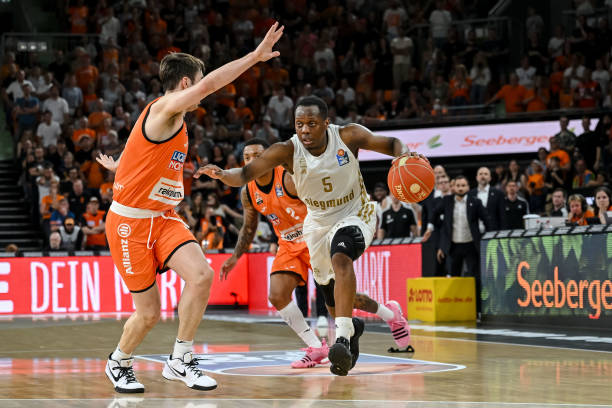 体育山东西 体育山东西